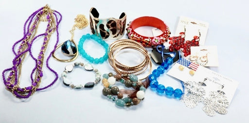 100 Piece Lot Wholesale Fashion Jewelry  1 Lot For