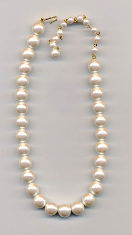 Imitation Pearl Necklace.  1 dozen for