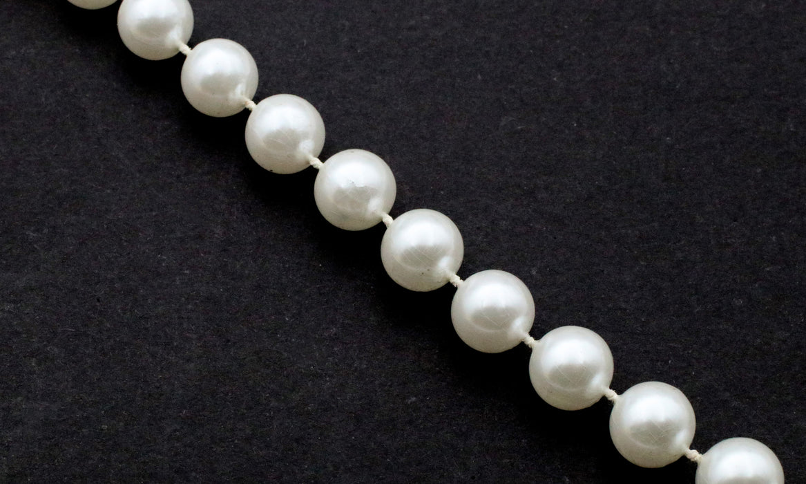 Molded On Thread 12mm Pearls<bd>100 Feet For