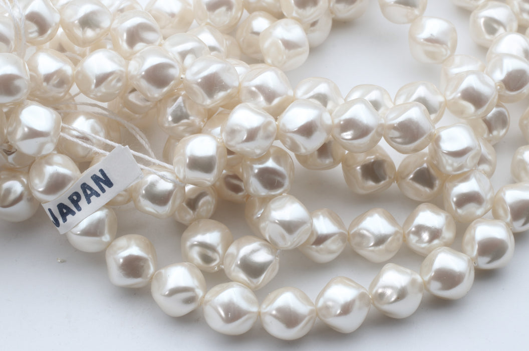 Baroque Style Pearlized Plastic Beads<br>9mm<br>5 Strands For