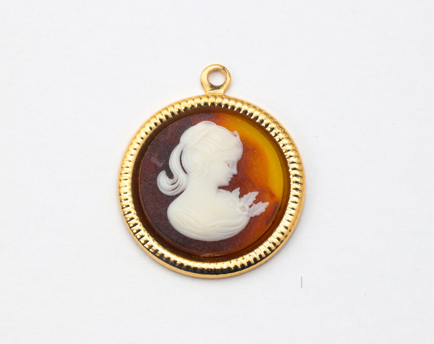 Cameo Pendant 24mm  1 Dozen For