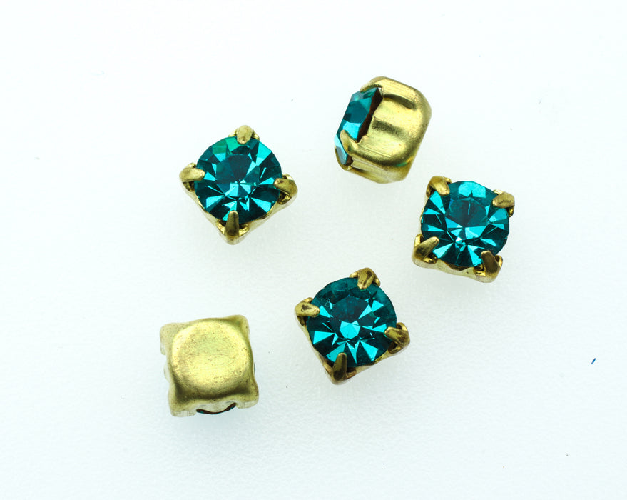 Rhinestones in settings<br>24ss Available in 4 colors<br>1 gross for