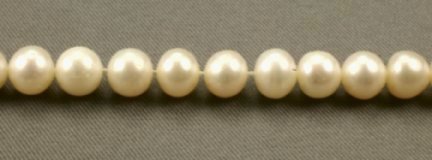 Freshwater Pearls  16 inch / 5.5 ~ 6.0mm beads  1 Strand For