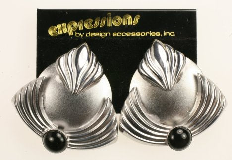 Fashion earrings.   6 pair for
